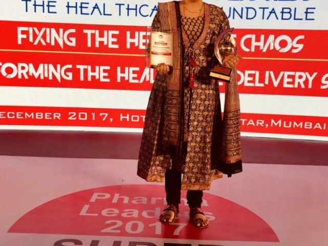 India's Most Promising Woman Healthcare Sexologist & Psychoanalyst award at PLS Power Brand Leadership Awards 2017